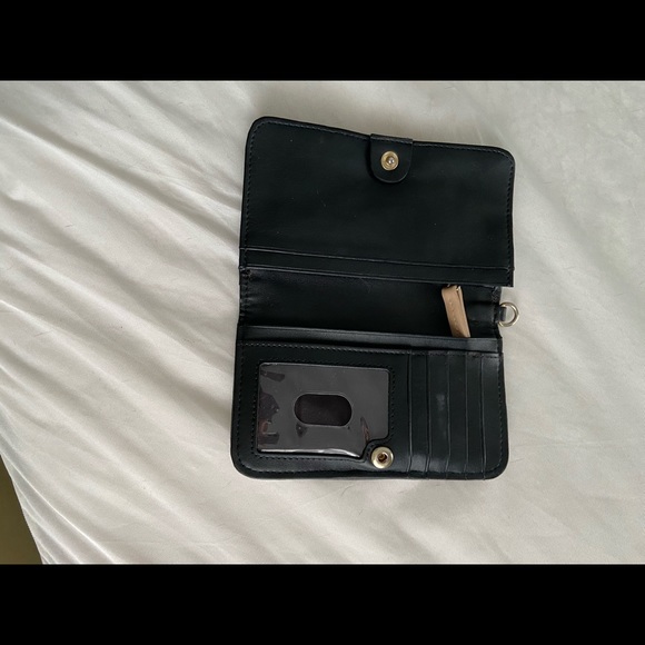 Black and white wallet - Picture 3 of 5